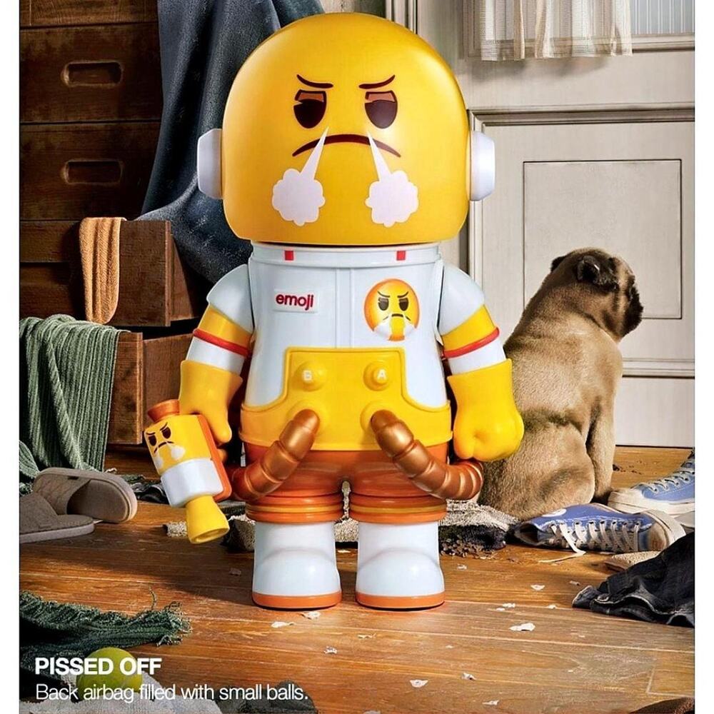 Pop mart mega space molly emoji series